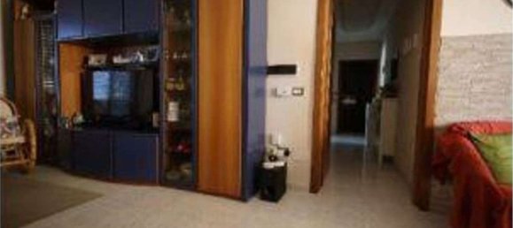 5 rooms Apartment in Naples, Italy No. 14150 3