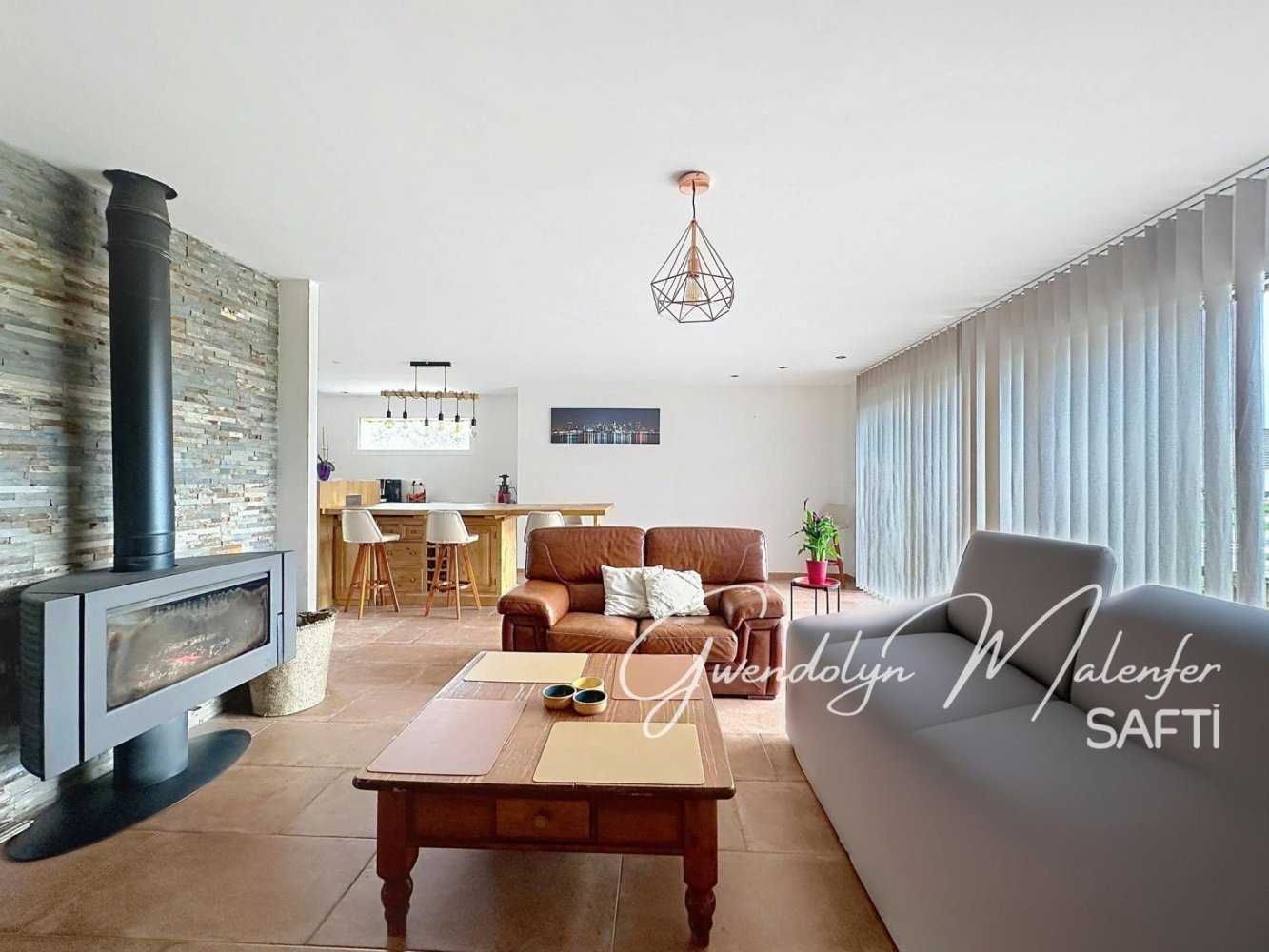 Дом с 3 спальнями в Арк-Э-Сенан, Франция № 268590