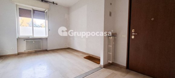 Apartamento de 2 dormitorios en Magenta, Italy No. 323539 4