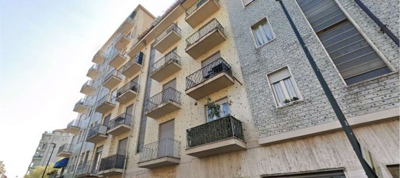 2 rooms Apartment in Turin, Italy No. 10365 3