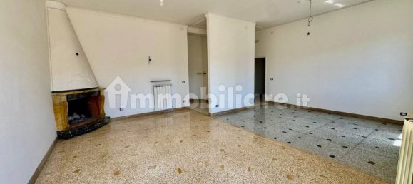 3 bedrooms Apartment in Terni, Italy No. 265874 5