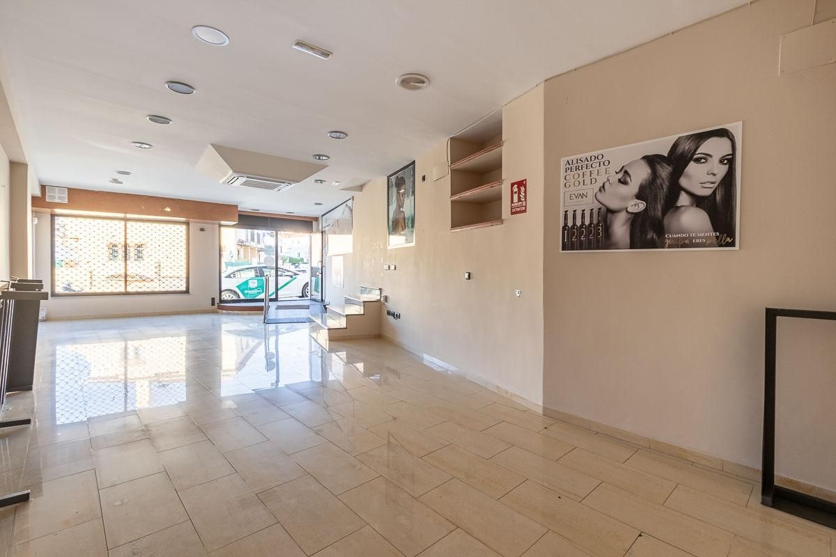 Коммерческая недвижимость 160м² в Моначиль, Испания № 93895