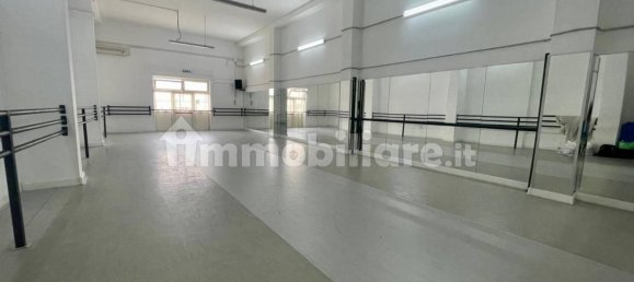 5-Zimmer Gewerbliche Immobilie in Naples, Italy, Nr. 33717 12