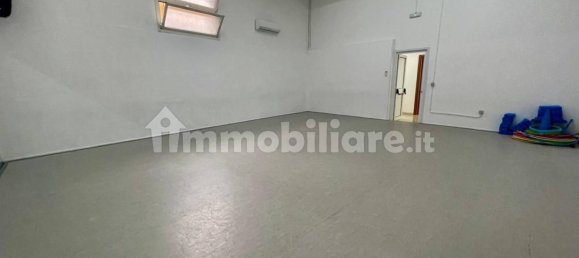 5-Zimmer Gewerbliche Immobilie in Naples, Italy, Nr. 33717 9
