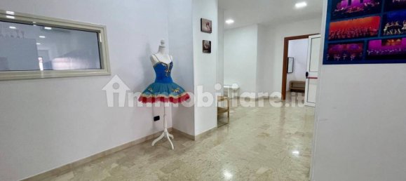 5-Zimmer Gewerbliche Immobilie in Naples, Italy, Nr. 33717 6