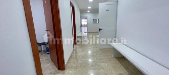 5-Zimmer Gewerbliche Immobilie in Naples, Italy, Nr. 33717 20