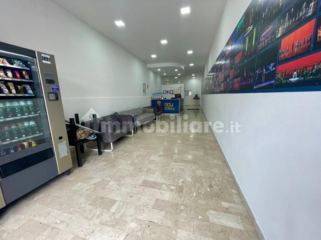 5-Zimmer Gewerbliche Immobilie in Naples, Italy, Nr. 33717