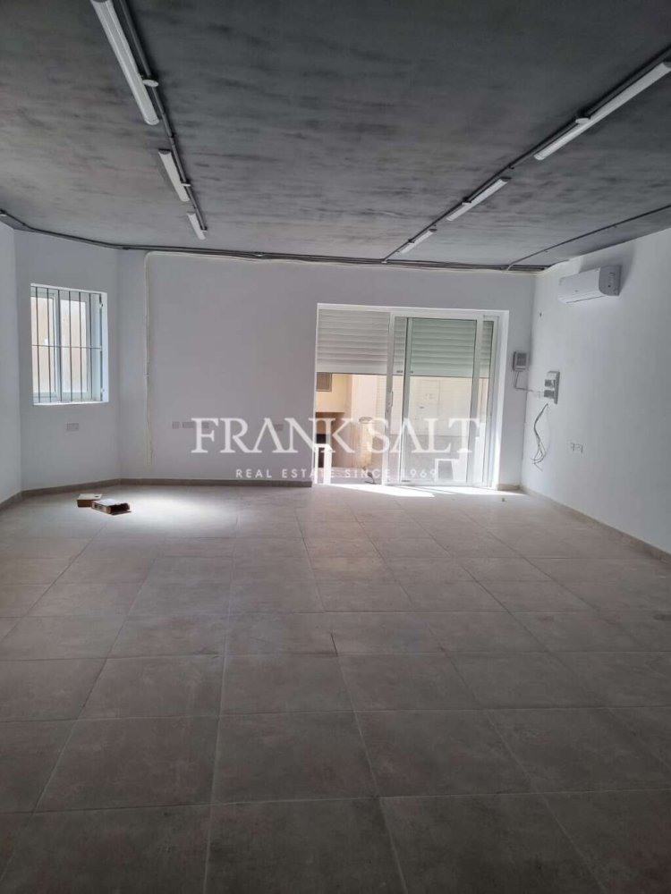 Laden in Saint Paul's Bay, Malta, Nr. 13172