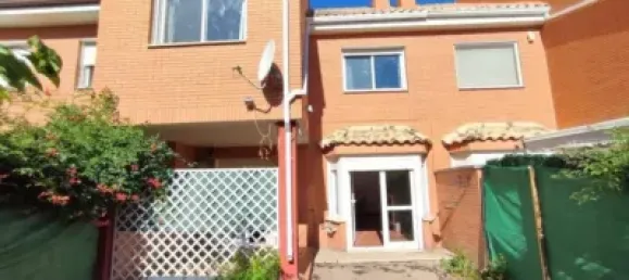 Adosado de 3 dormitorios en Aldeamayor de San Martín, Spain No. 187806 19