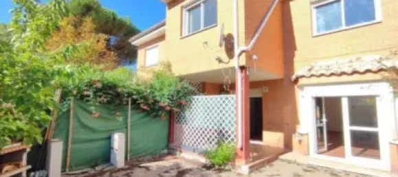 Adosado de 3 dormitorios en Aldeamayor de San Martín, Spain No. 187806 17