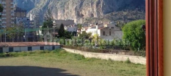 2 bedrooms Apartment in Palermo, Italy No. 90982 4