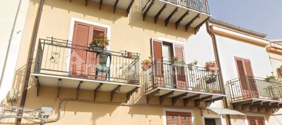 2 bedrooms Apartment in Palermo, Italy No. 90982 2