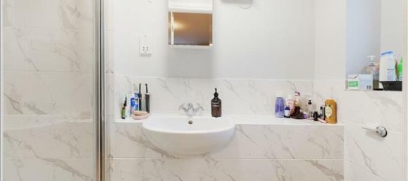 2 bedrooms Apartment in London, United Kingdom No. 7211 8