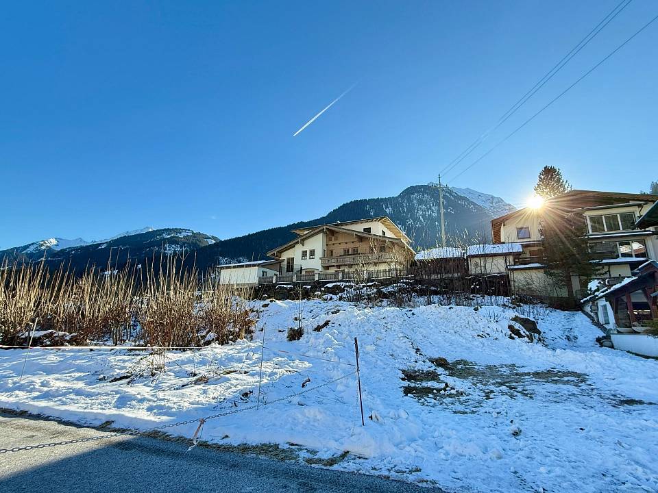 Terreno em Finkenberg, Austria 805 m² N.º 71565