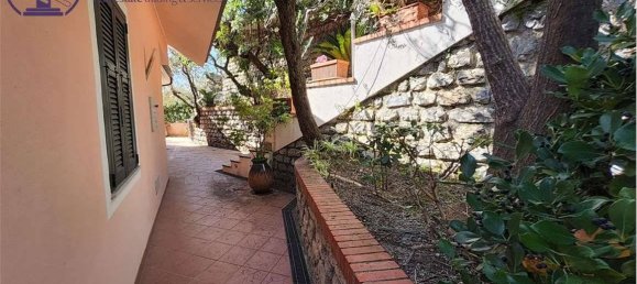 4 bedrooms Apartment in Alassio, Italy No. 351214 15