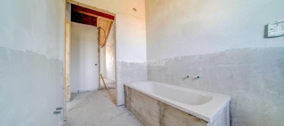 4-Zimmer Haus in Cadrezzate con Osmate, Italy, Nr. 18325 35