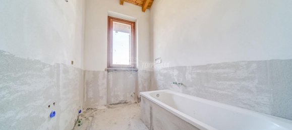4-Zimmer Haus in Cadrezzate con Osmate, Italy, Nr. 18325 17