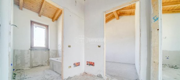 4-Zimmer Haus in Cadrezzate con Osmate, Italy, Nr. 18325 23