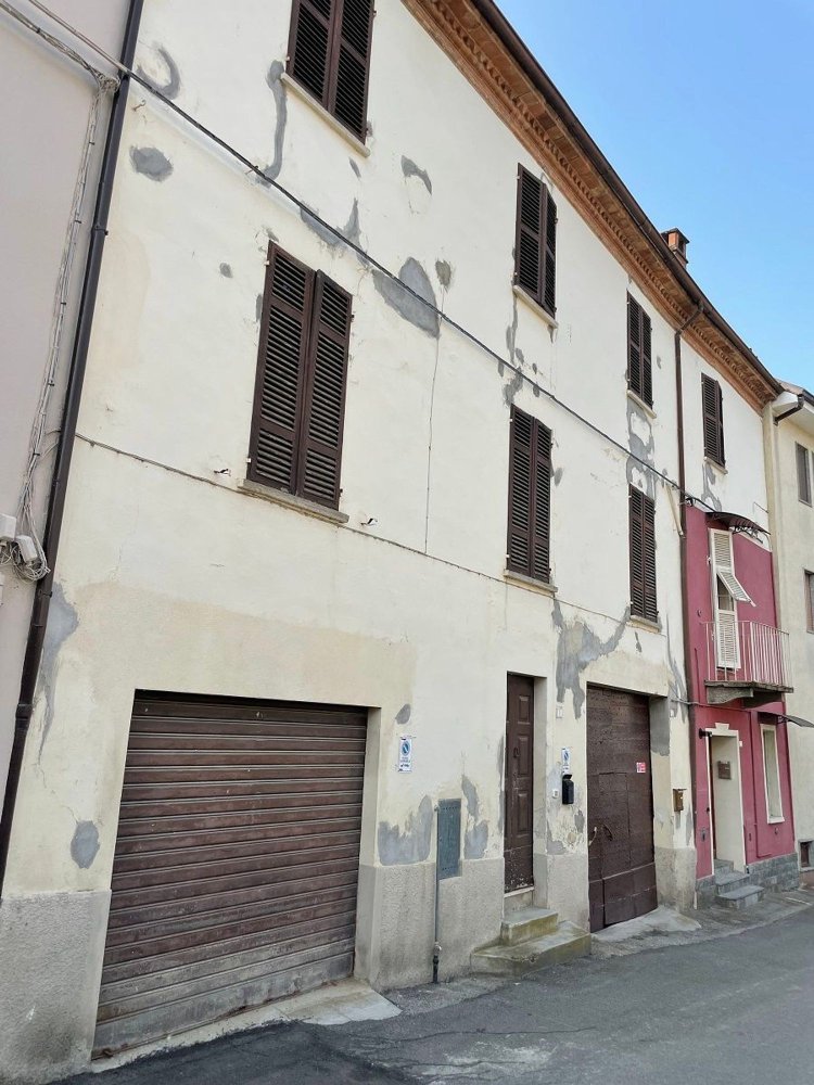 Casa de 8 divisões em Santo Stefano Belbo, Italy N.º 308076