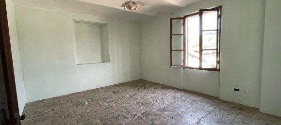 Casa de 8 divisões em Santo Stefano Belbo, Italy N.º 308076 9