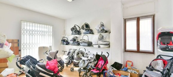 Imóvel comercial de 1 divisão em Erba, Italy N.º 84441 6