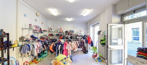 Imóvel comercial de 1 divisão em Erba, Italy N.º 84441 2