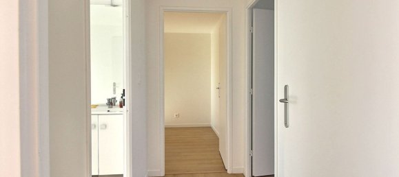 Apartamento de 3 dormitorios en Colombes, France No. 162804 7