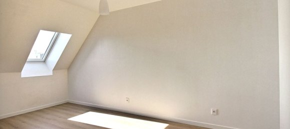 Apartamento de 3 dormitorios en Colombes, France No. 162804 8