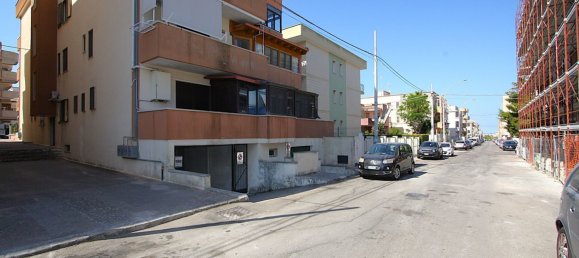 Garage à Gallipoli, Italy 30m² No. 305883 3