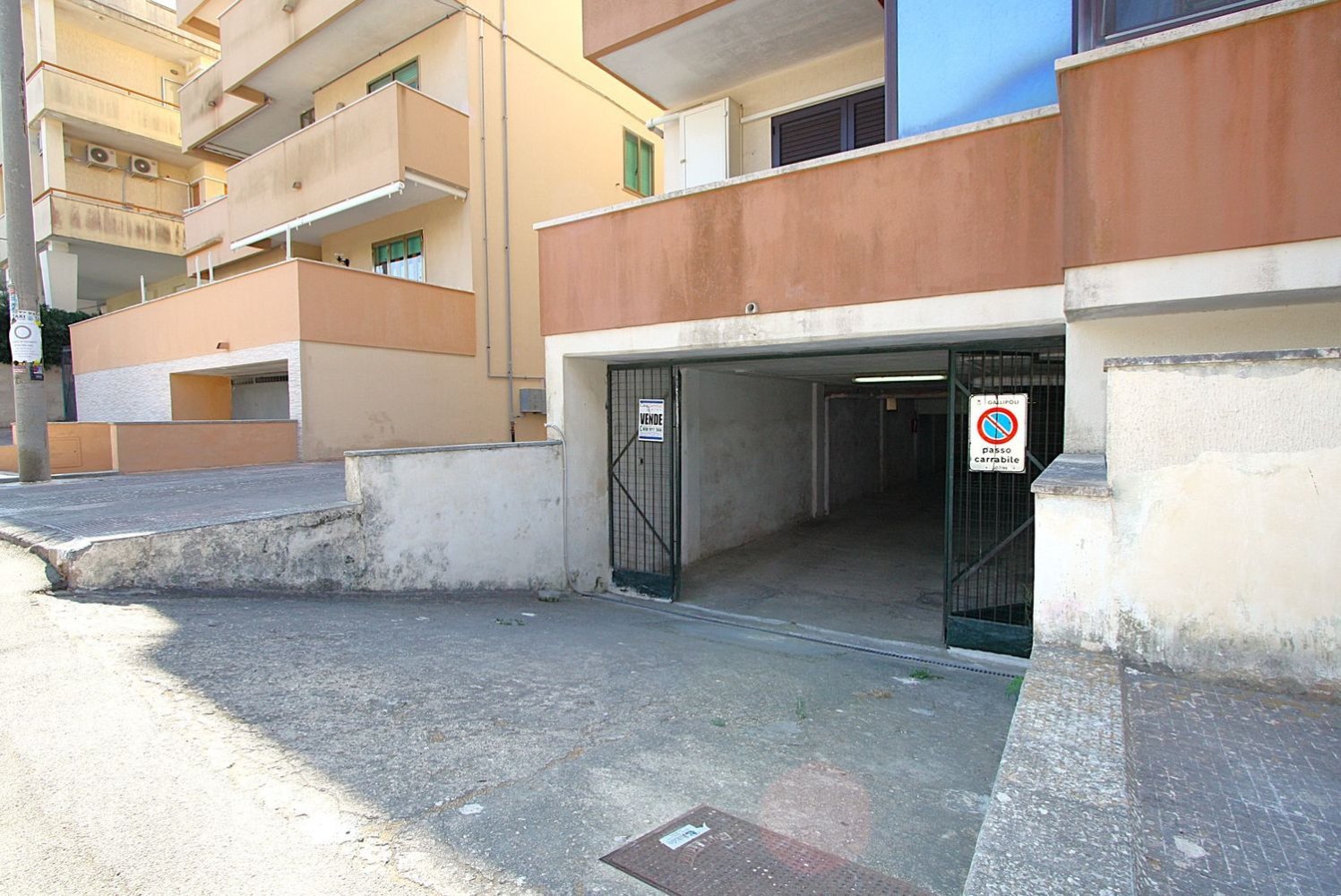 30m² Garage in Gallipoli, Italy No. 305883