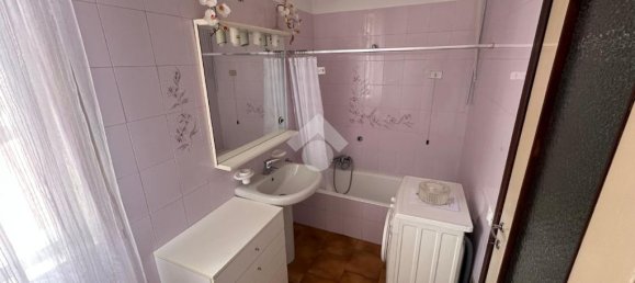 2 Schlafzimmer Wohnung in Leffe, Italy, Nr. 263348 17