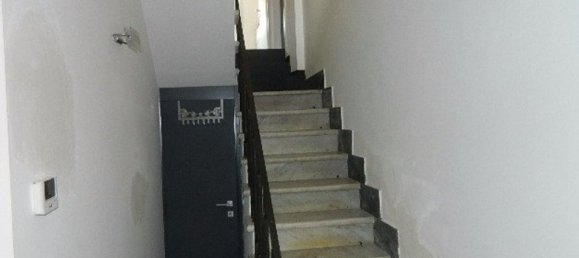 3 bedrooms House in Carrara, Italy No. 50410 12