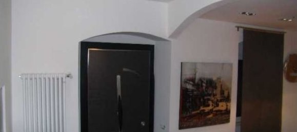 3 bedrooms House in Carrara, Italy No. 50410 4