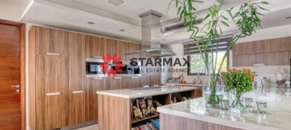 6 bedrooms Commercial property in Dromolaxia, Cyprus No. 67376 5