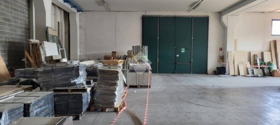 1800m² Warehouse in Bagnatica, Italy No. 156059 6