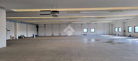 1800m² Warehouse in Bagnatica, Italy No. 156059 5