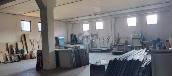 1800m² Warehouse in Bagnatica, Italy No. 156059 9
