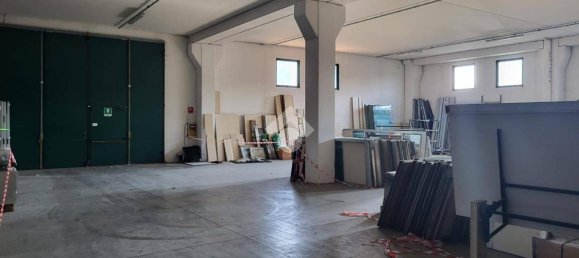 1800m² Warehouse in Bagnatica, Italy No. 156059 20