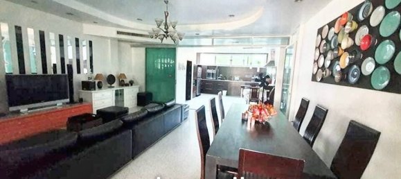 4 bedrooms Bungalow in Bangkok, Thailand No. 20295 5