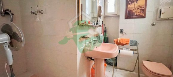 4-salle Appartement à Foggia, Italy No. 190176 8