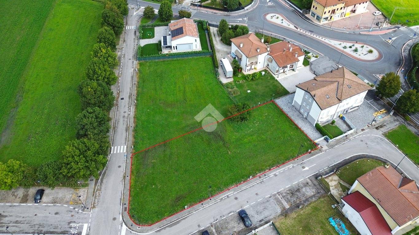 Terreno em Villa del Conte, Italy 1374 m² N.º 364030