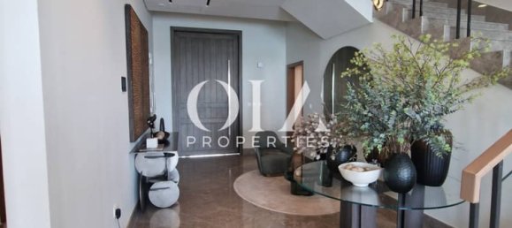 5 bedrooms Villa in Abu Dhabi, UAE No. 22155 10