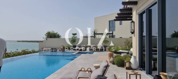 5 bedrooms Villa in Abu Dhabi, UAE No. 22155 5