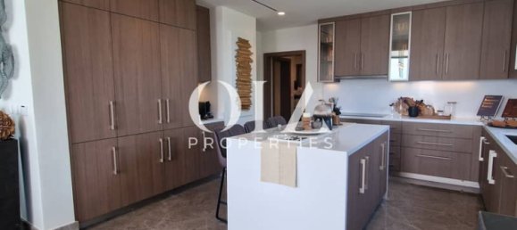 5 bedrooms Villa in Abu Dhabi, UAE No. 22155 25