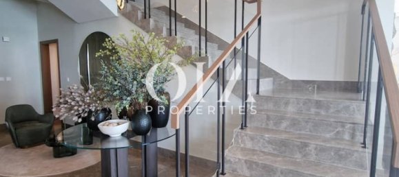 5 bedrooms Villa in Abu Dhabi, UAE No. 22155 11