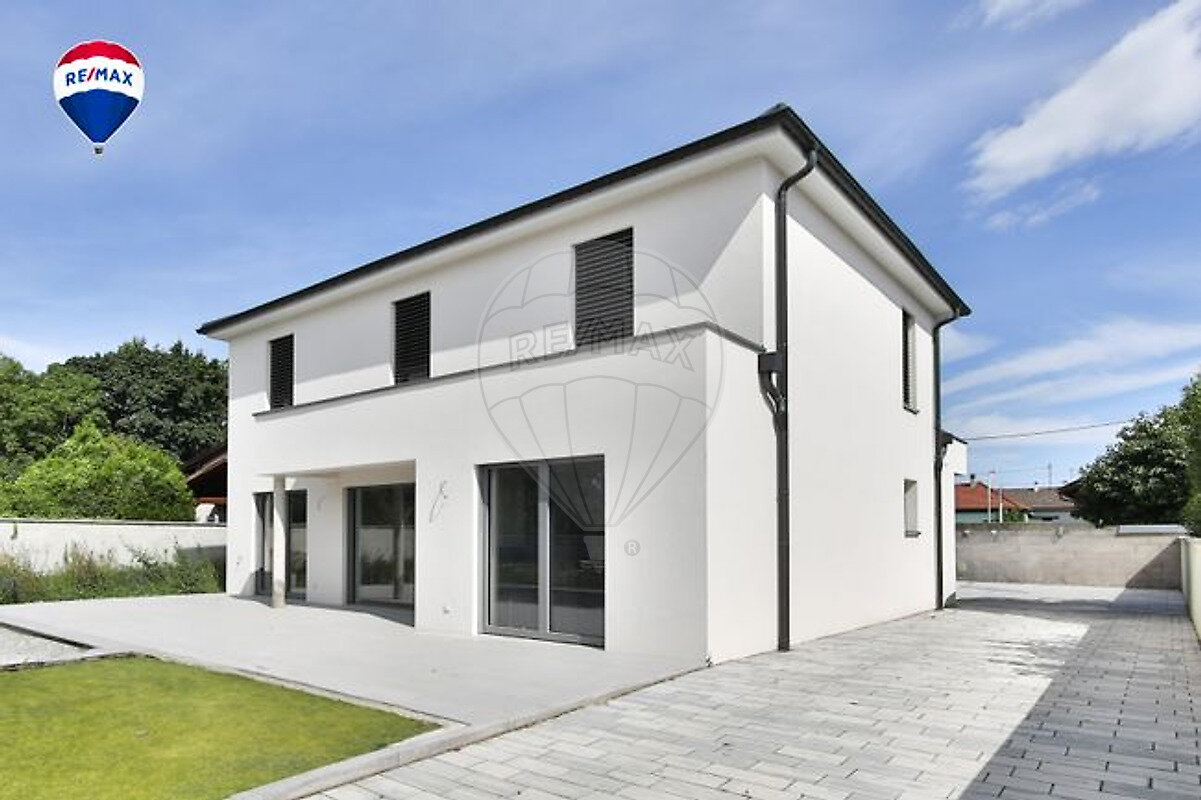 Вилла с 5 спальнями в Виляж-Нёф, Франция № 266360