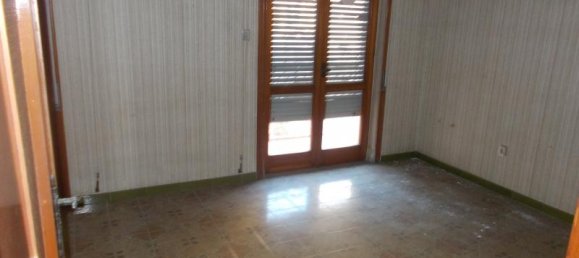 8 rooms House in Lusciano, Italy No. 229380 10