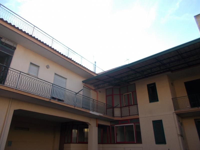 8 rooms House in Lusciano, Italy No. 229380