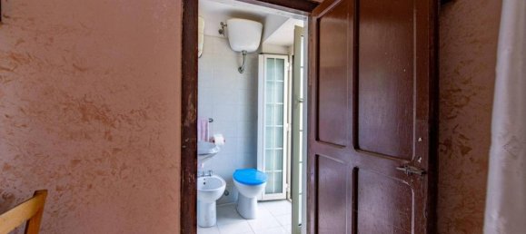 4-salle Appartement à Pescorocchiano, Italy No. 35121 13