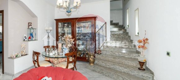 Вилла с 5 спальнями в Катания, Италия № 274536 5